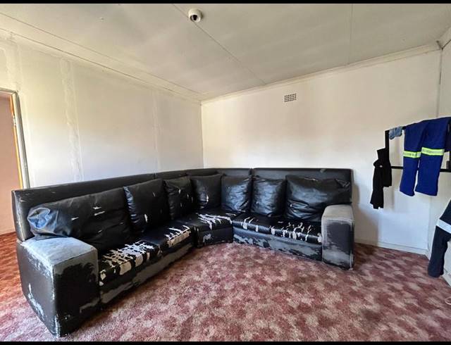 7 BEDROOM HOUSE FOR SALE IN SOPHIATOWN